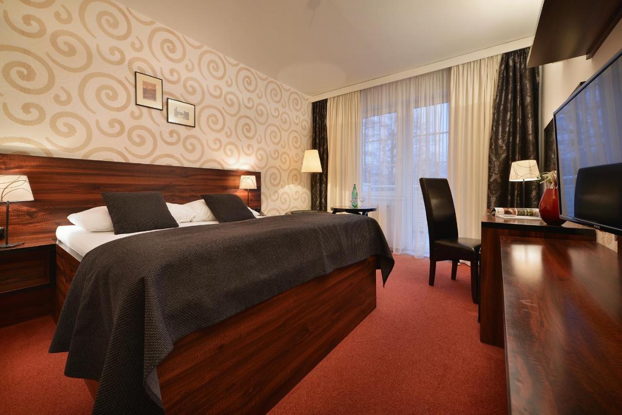 Parkhotel Morris Nový Bor Buitenkant foto