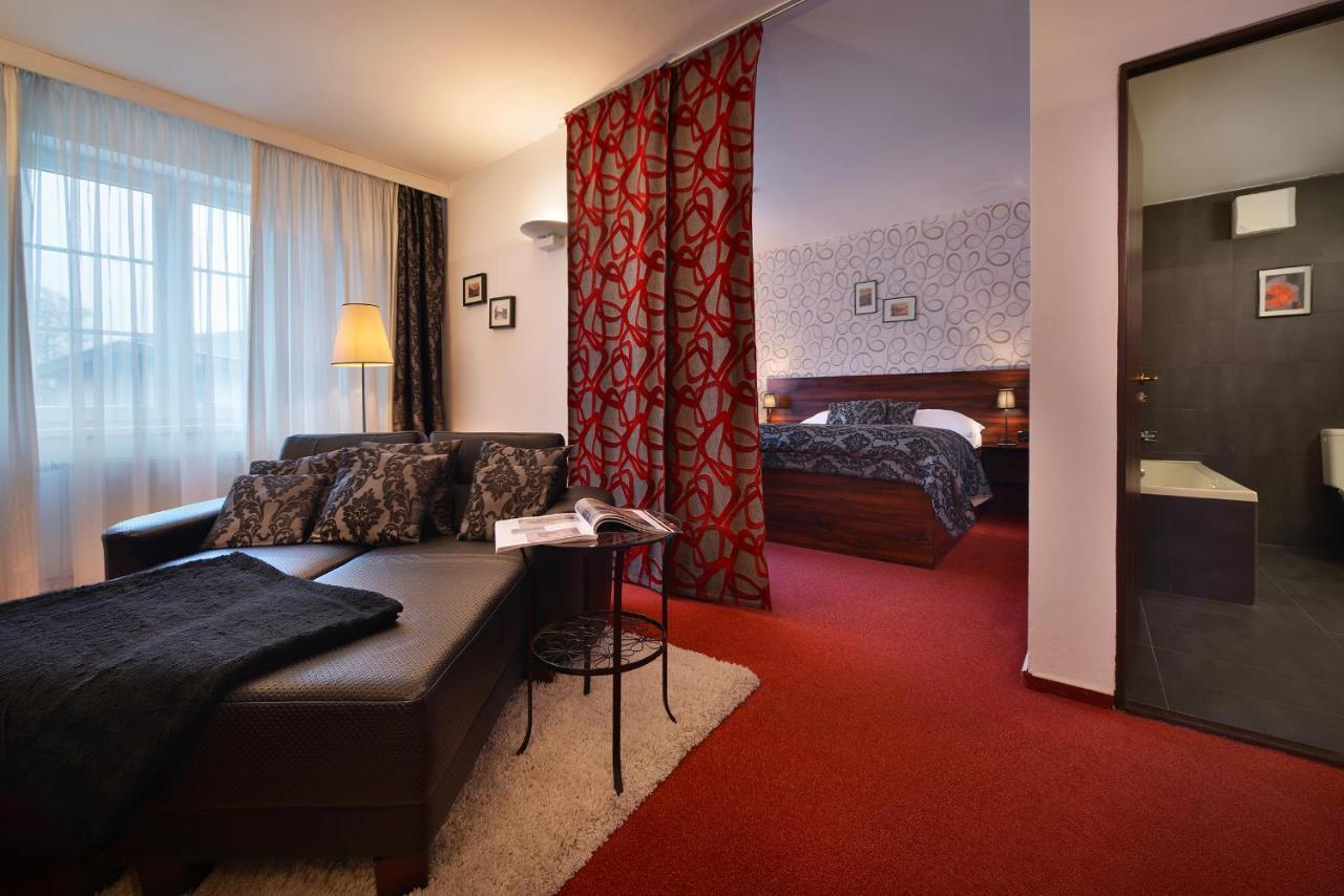 Parkhotel Morris Nový Bor Buitenkant foto