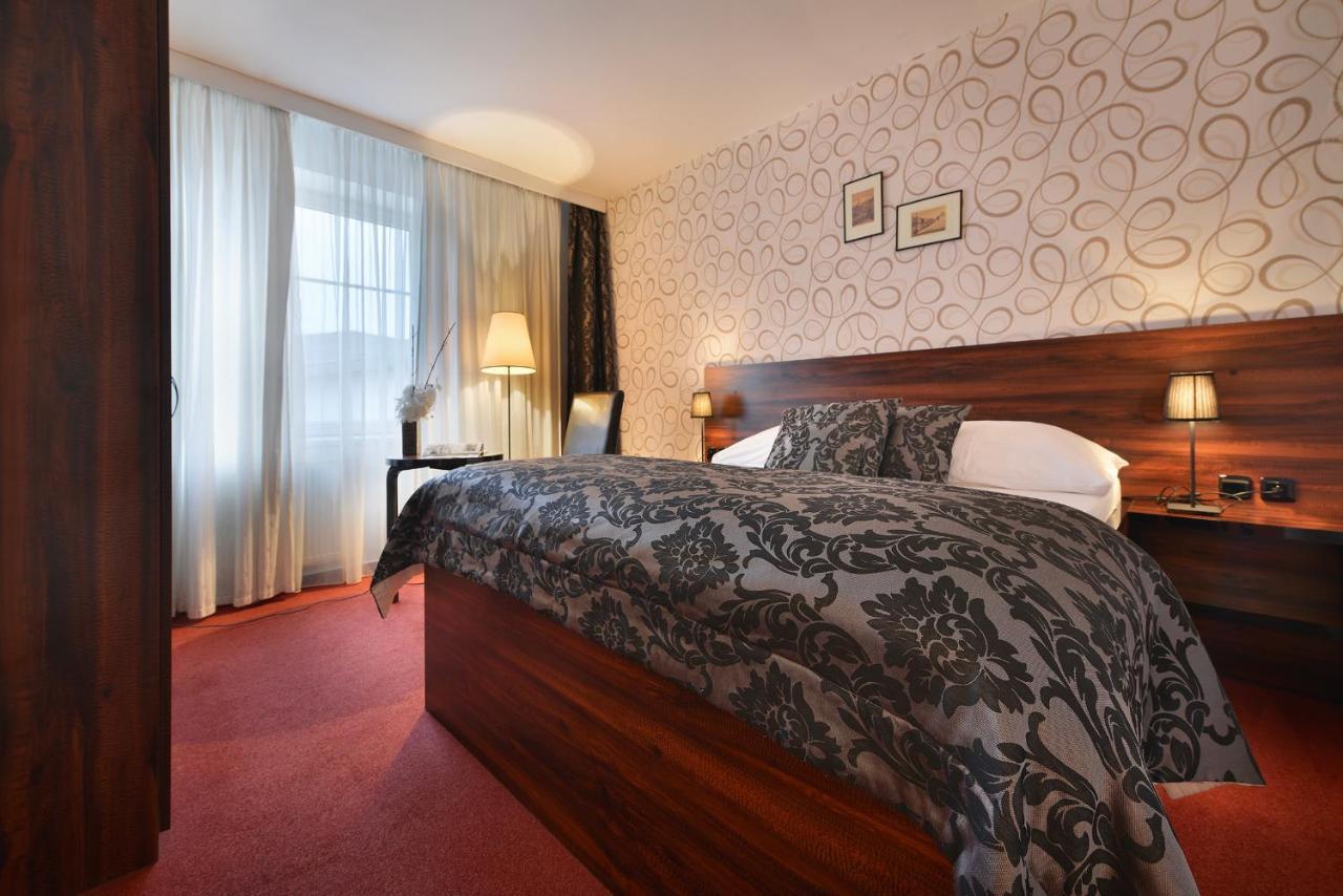 Parkhotel Morris Nový Bor Buitenkant foto