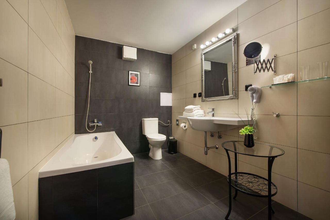 Parkhotel Morris Nový Bor Buitenkant foto