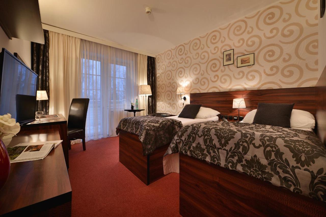 Parkhotel Morris Nový Bor Buitenkant foto