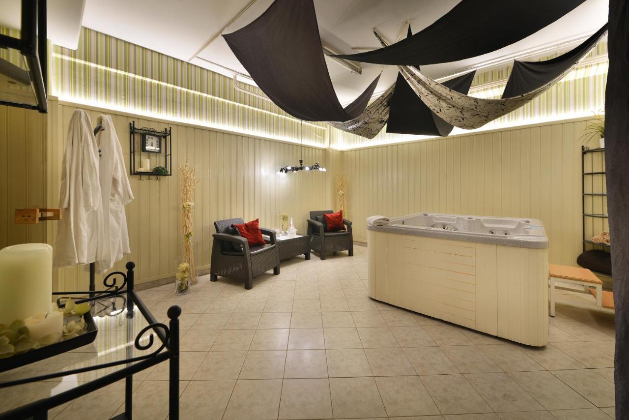 Parkhotel Morris Nový Bor Buitenkant foto