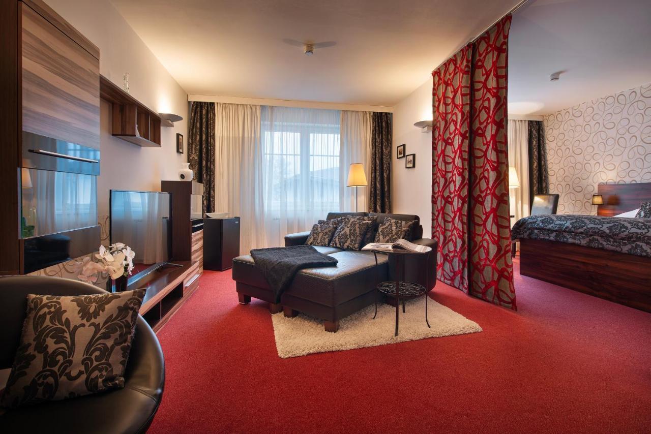 Parkhotel Morris Nový Bor Buitenkant foto