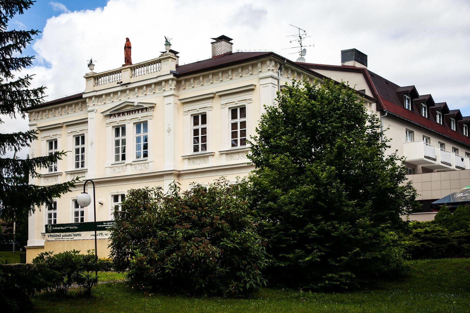 Parkhotel Morris Nový Bor Buitenkant foto